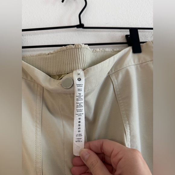 Lululemon Light Utilitech Cargo Pocket High Rise Pant 30 Natural Ivory - Picture 4 of 6